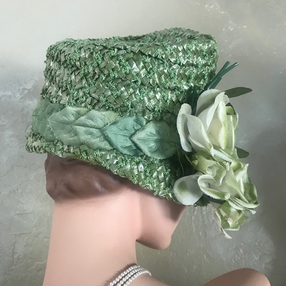 HIGH END VINTAGE LIGHT GREEN STRAW HAT WITH FABRIC FLOWERS AND LEAVES main image 11